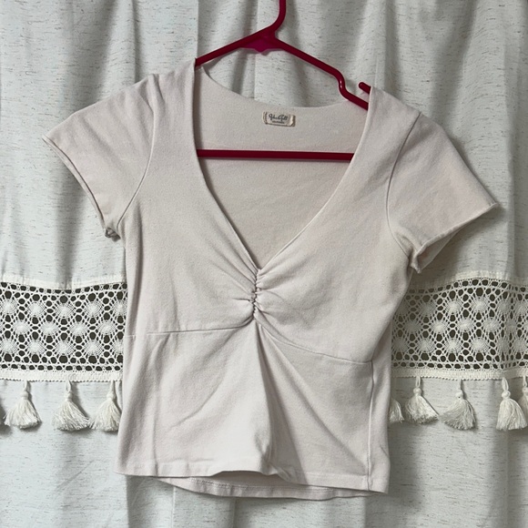 Brandy Melville Tops - Brandy Melville Light Pink V-Neck Ruched Short Sleeve Top